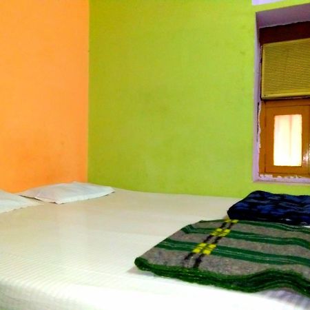 Yogi Lodge Varanasi Dış mekan fotoğraf