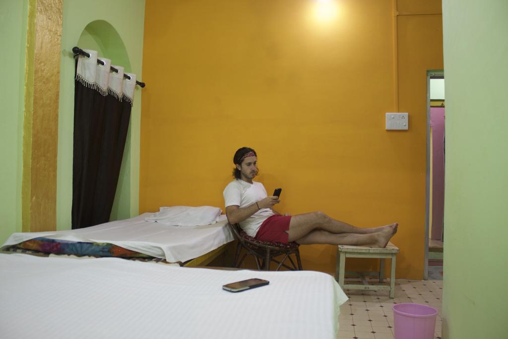 Yogi Lodge Varanasi Dış mekan fotoğraf
