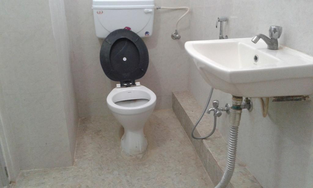 Yogi Lodge Varanasi Dış mekan fotoğraf