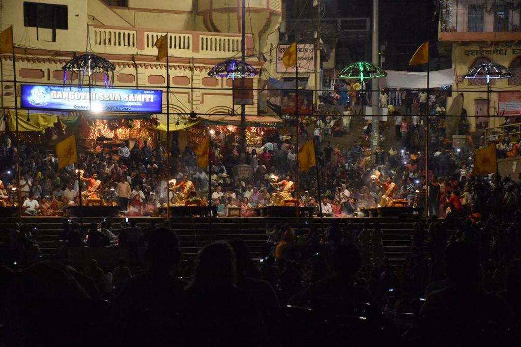 Yogi Lodge Varanasi Dış mekan fotoğraf