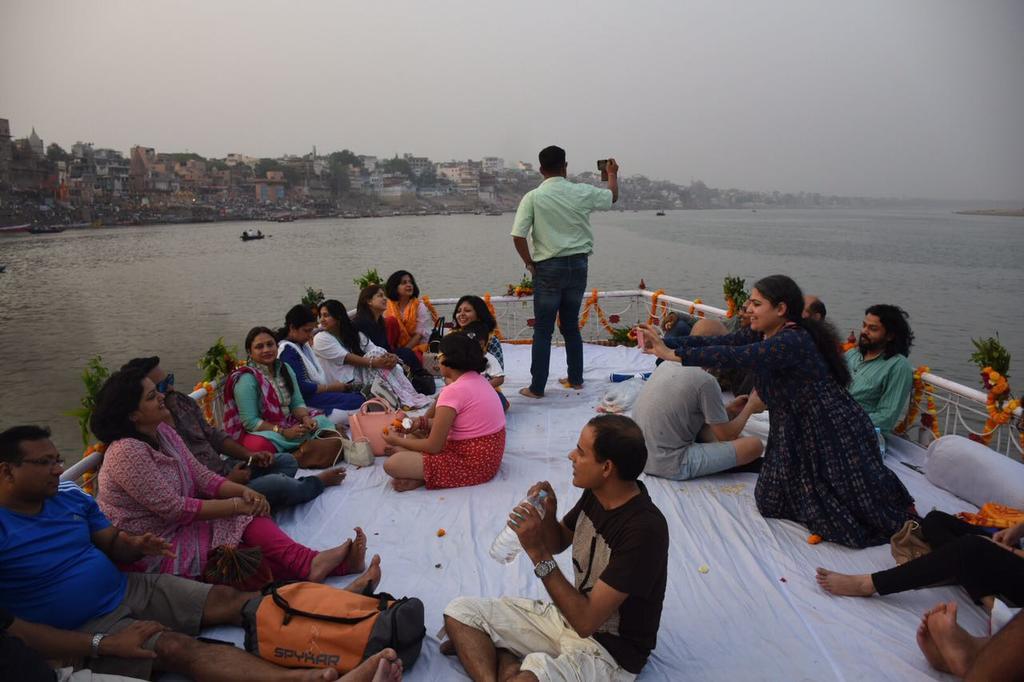 Yogi Lodge Varanasi Dış mekan fotoğraf