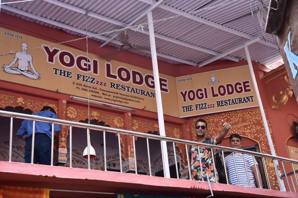 Yogi Lodge Varanasi Dış mekan fotoğraf