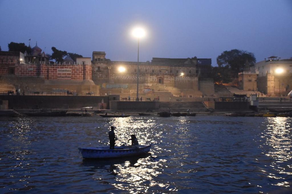 Yogi Lodge Varanasi Dış mekan fotoğraf
