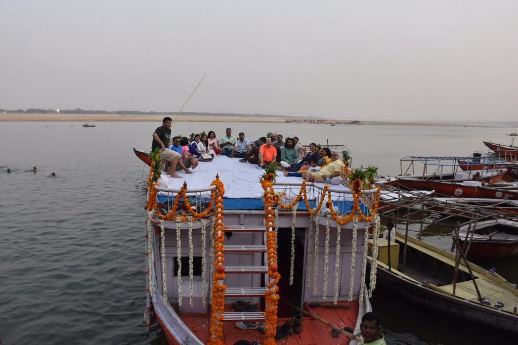 Yogi Lodge Varanasi Dış mekan fotoğraf